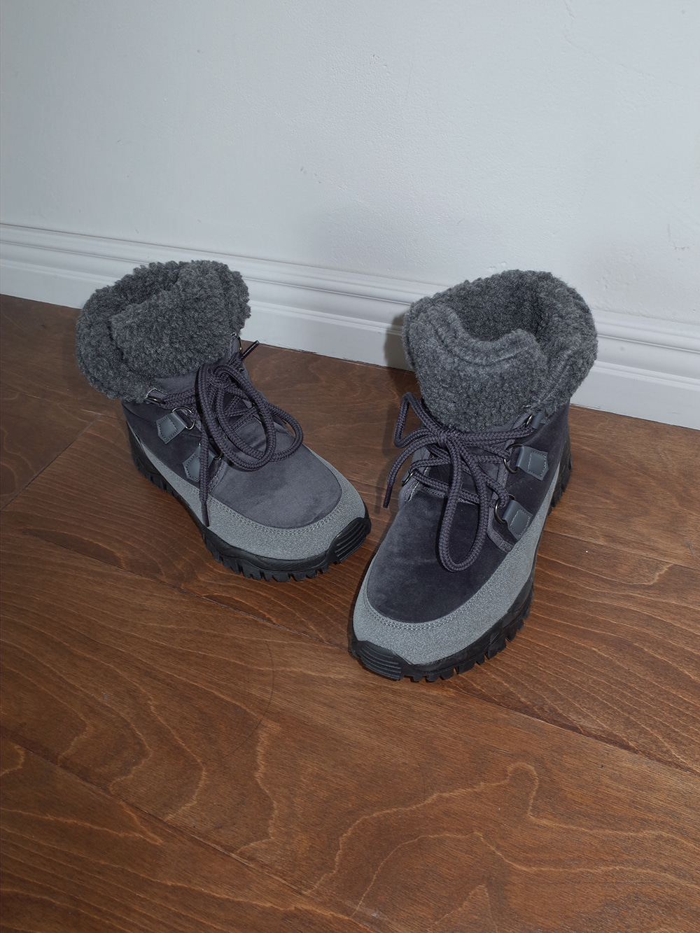 tracking winter boots